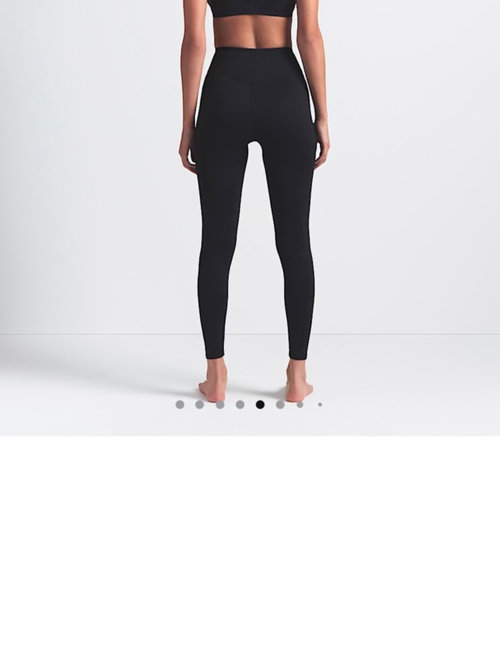 NikeSKIMS Matte
Women's High-Waisted 26" Leggings Obsidian
Size M